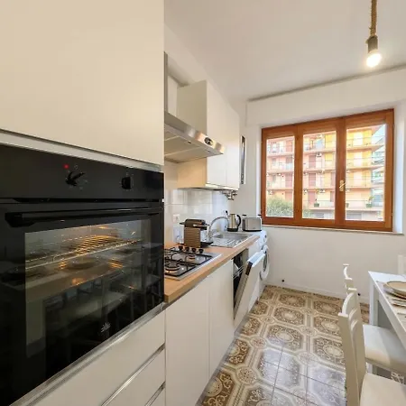 150m From The Sea - Ac Wifi Balcony Sleeps 6