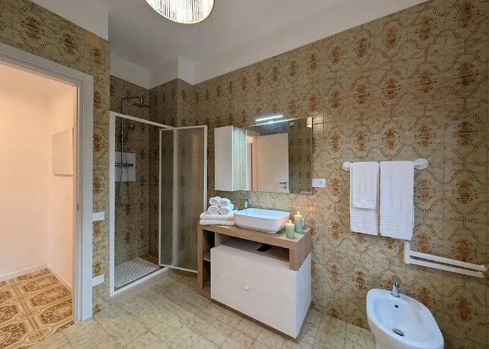 Apartmán 150m From The Sea - Ac Wifi Balcony Sleeps 6