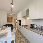 150m From The Sea - Ac Wifi Balcony Sleeps 6 *